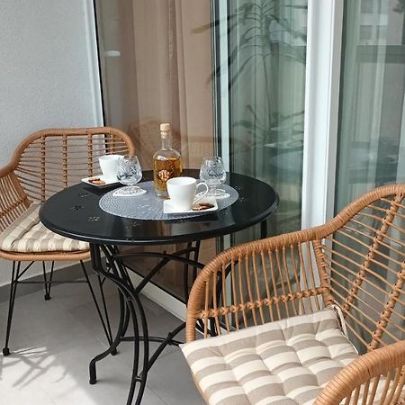 Leona Apartment-Perfect For Four สปลิท ภายนอก รูปภาพ