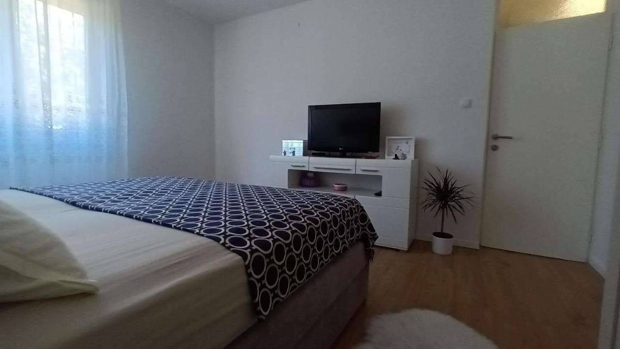 Leona Apartment-Perfect For Four สปลิท ภายนอก รูปภาพ
