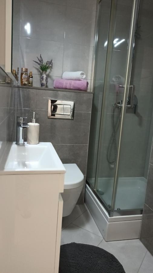 Leona Apartment-Perfect For Four สปลิท ภายนอก รูปภาพ