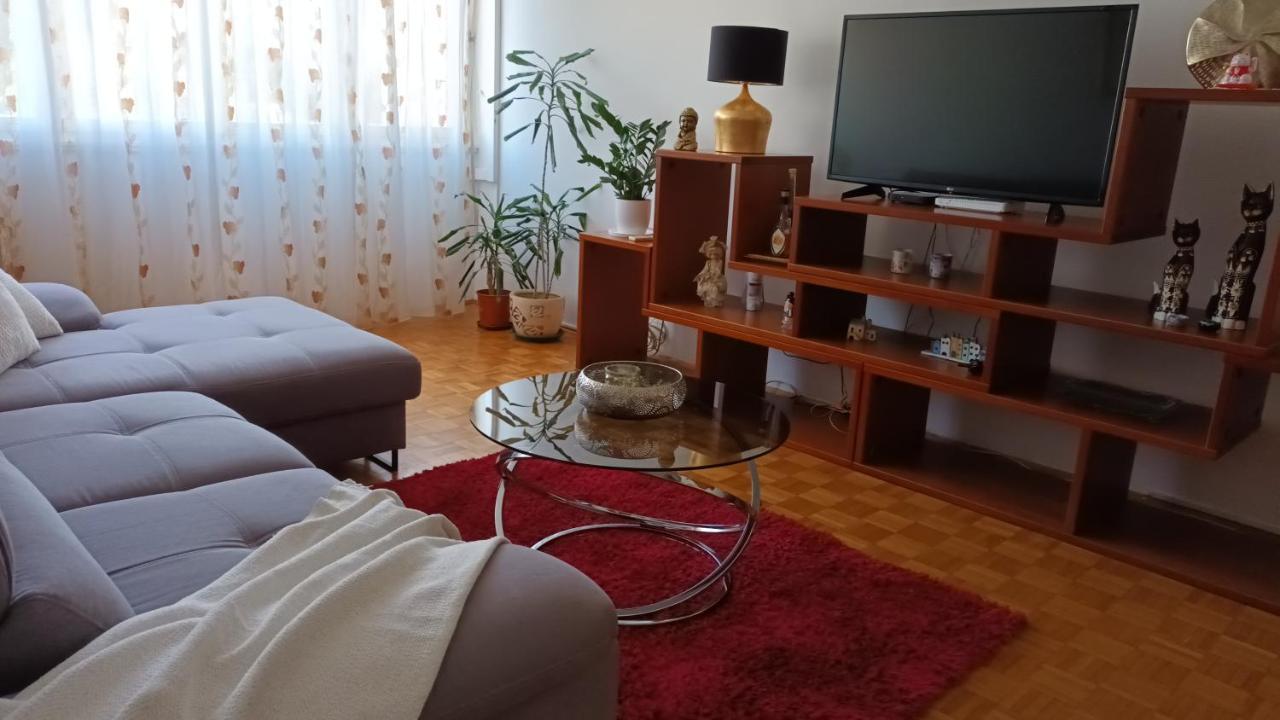 Leona Apartment-Perfect For Four สปลิท ภายนอก รูปภาพ